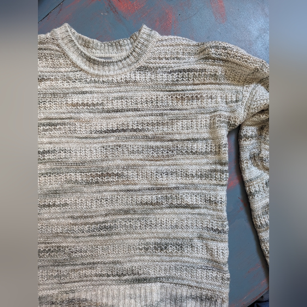 💙 WIND RIVER 💙 Oversized Sweater, Neutral Colors - Picture 2 of 6